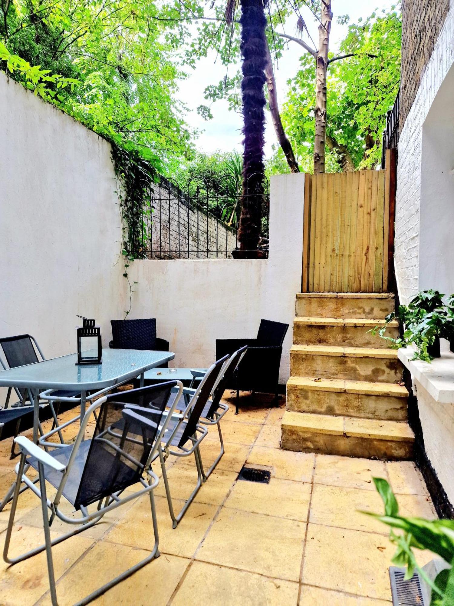 Spacious & Cosy 2 Bedroom Home Plus 2 Sofa-Beds With Private Entrance And Back Patio, 3 Min Walk To Earl'S Court Station Londres Exterior foto